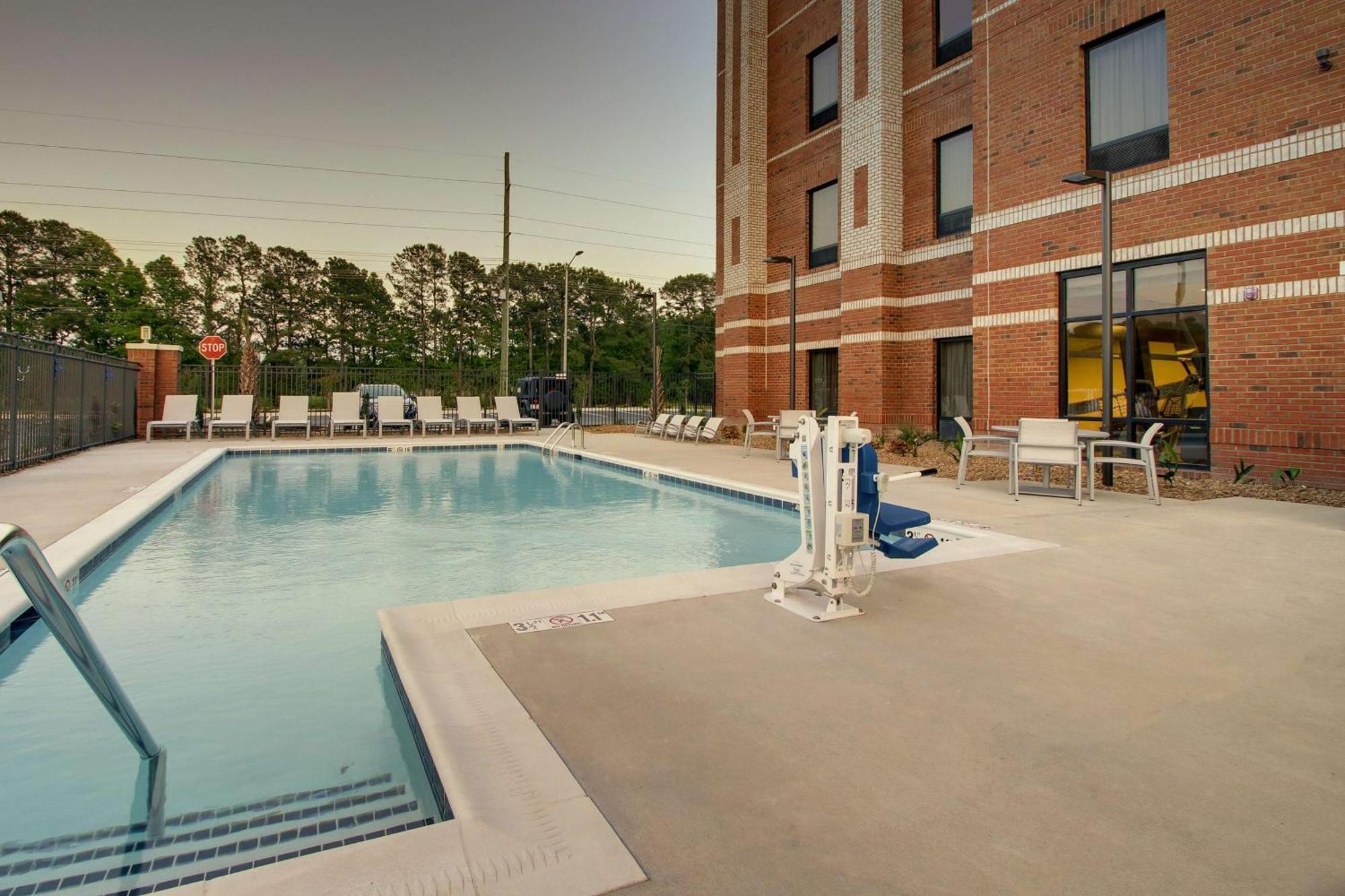 Hampton Inn Sneads Ferry Topsail Beach Exterior photo